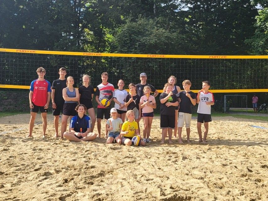 Gemeinde Raisting - Ferienprogramm, "Sandspielen für Große" - Beachvolleyball für 11 - 13jährige